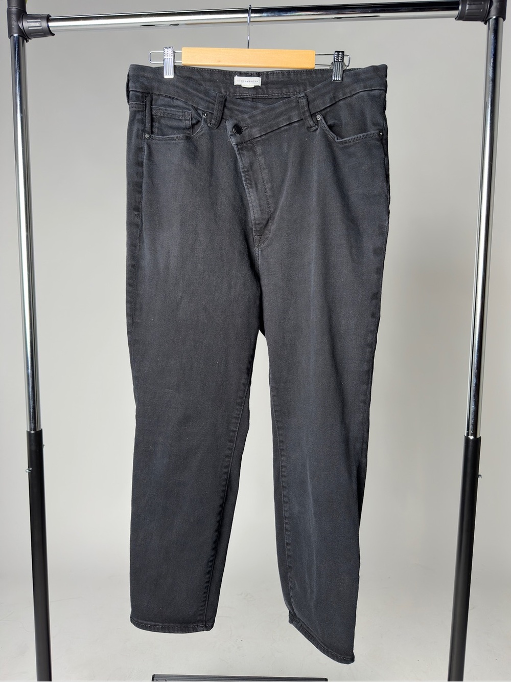 Good American Jeans in Black - plus size 18